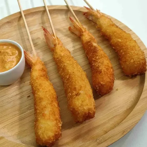 Brochetas de gambas en tempura