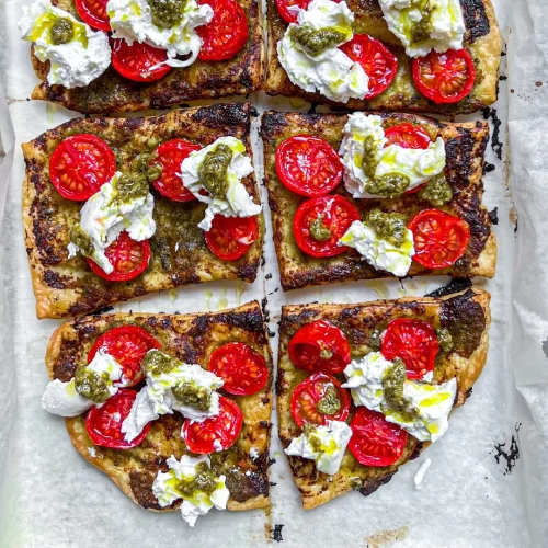 Hojaldre de tomates cherry y bonito en escabeche asturiano