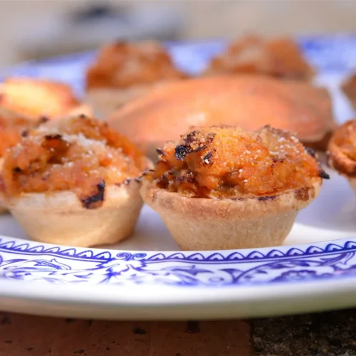 Tartaletas de brandada de txangurro gratinadas al parmesano